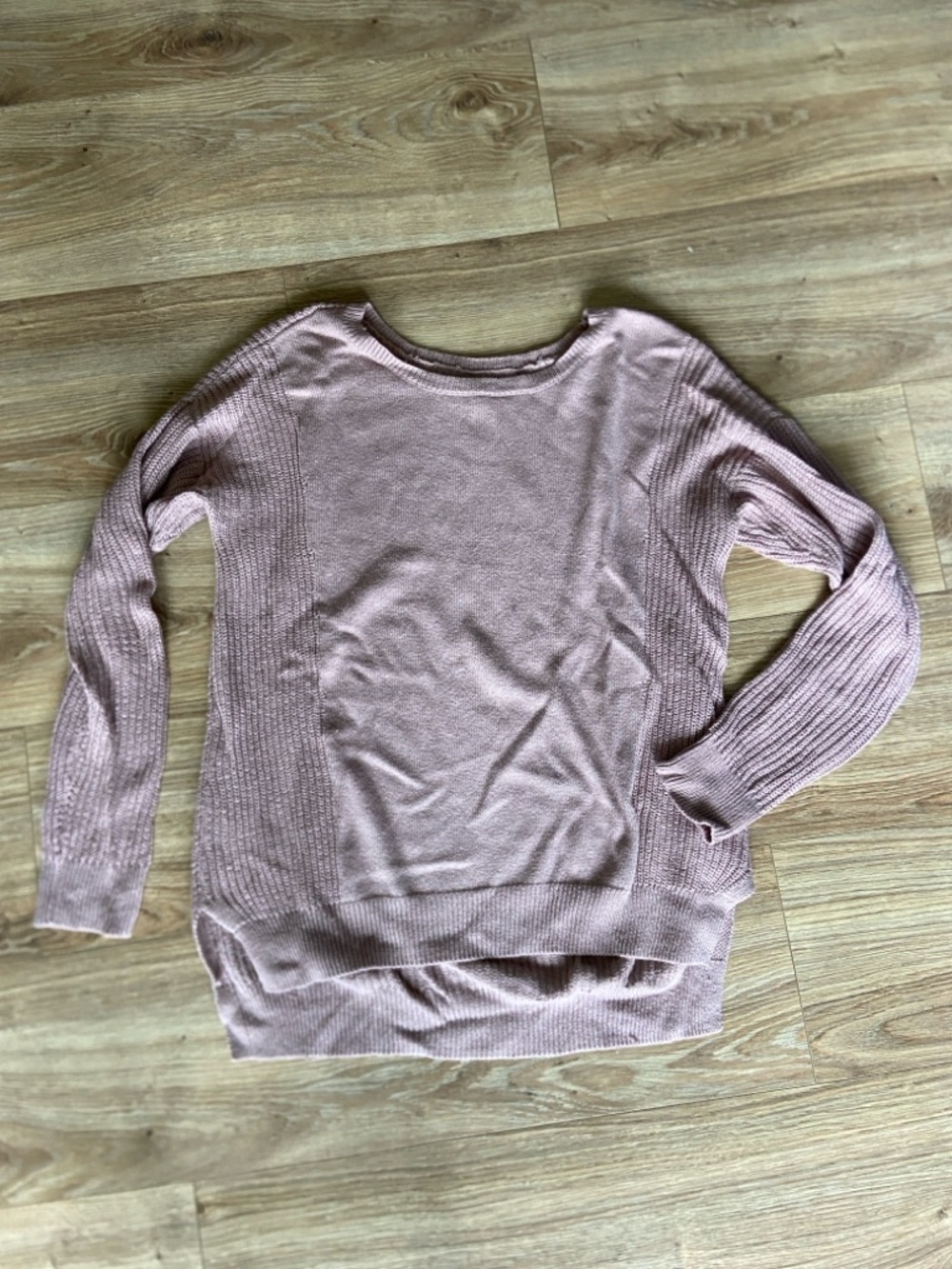 American Eagle Women’s Lavendar Knit Pullover Sweater